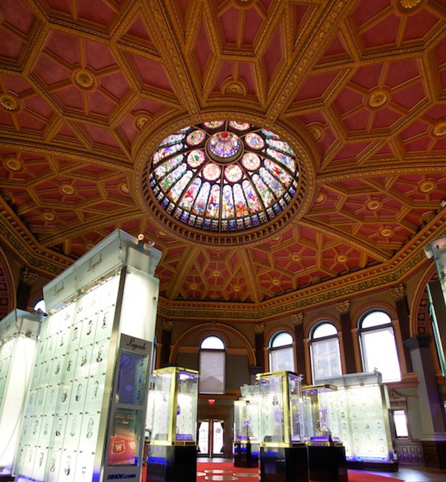 4Winds Studio applied the paint work for the Hockey Hall of Fame vaulted ceiling alongside Polish gold-leaf artists.